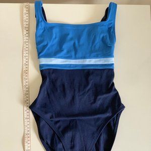 La Blanca Size 6 Onepiece Swimming Wear
